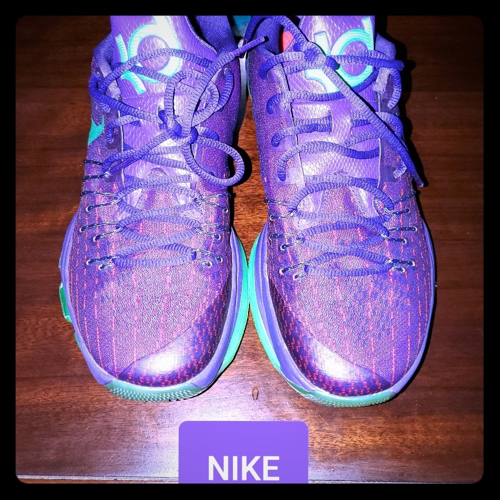 Retro Nike KD Mens Sz. 8(Worn Once)Mint Condition